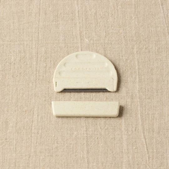 Sweater Care Fuzz Off Comb II